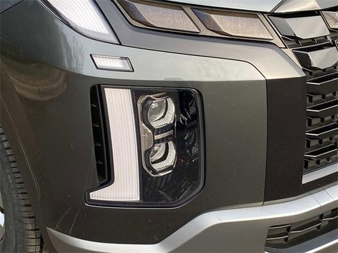 Used 2023 Hyundai Palisade SE image 4