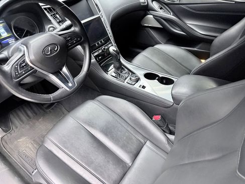 Used 2017 INFINITI Q60 3.0t w/ Premium Plus Package 3.0T AWD/4WD image 9