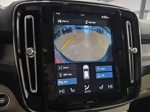 Used 2022 Volvo XC40 T5 Inscription image 18