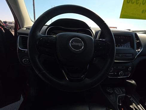 Used 2019 Jeep Cherokee Latitude Plus AWD/4WD image 13