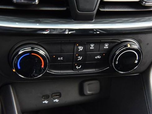 Used 2025 Buick Encore GX Preferred image 14