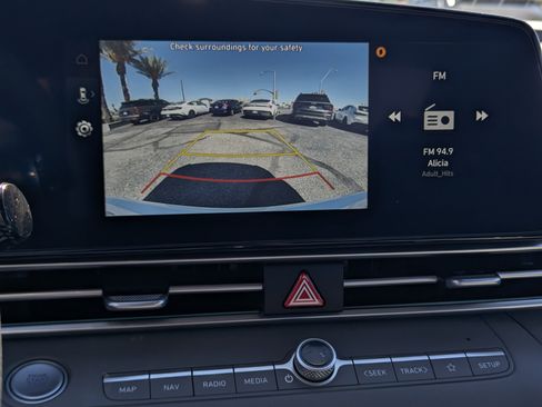 Certified 2024 Hyundai Elantra SEL image 11