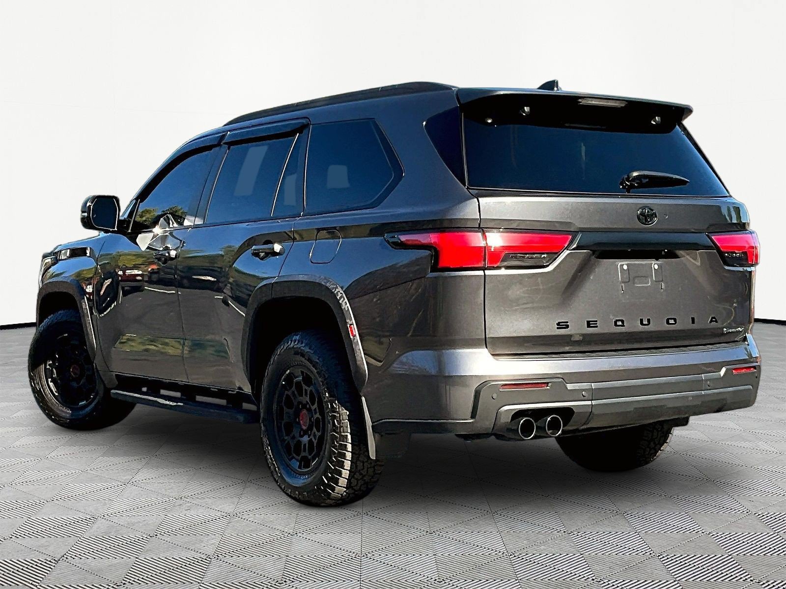 Used 2025 Toyota Sequoia TRD Pro AWD/4WD image 4