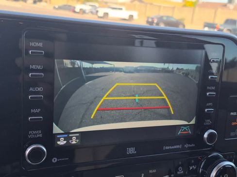 Used 2021 Toyota Highlander Limited FWD image 19
