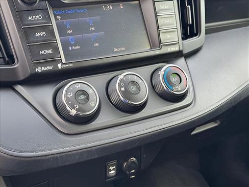 Used 2016 Toyota RAV4 LE image 23