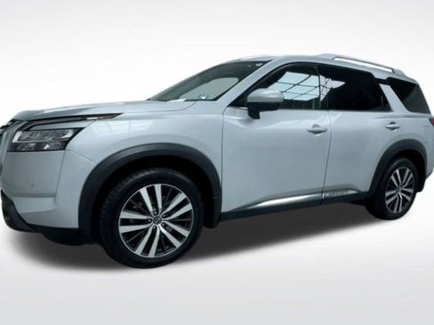 Used 2022 Nissan Pathfinder Platinum w/ Cargo Package image 21