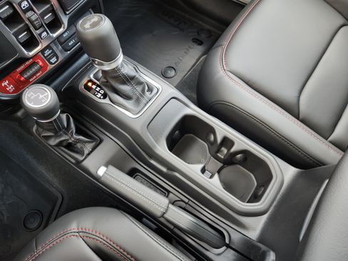 New 2026 Jeep Wrangler Unlimited Rubicon AWD/4WD image 17