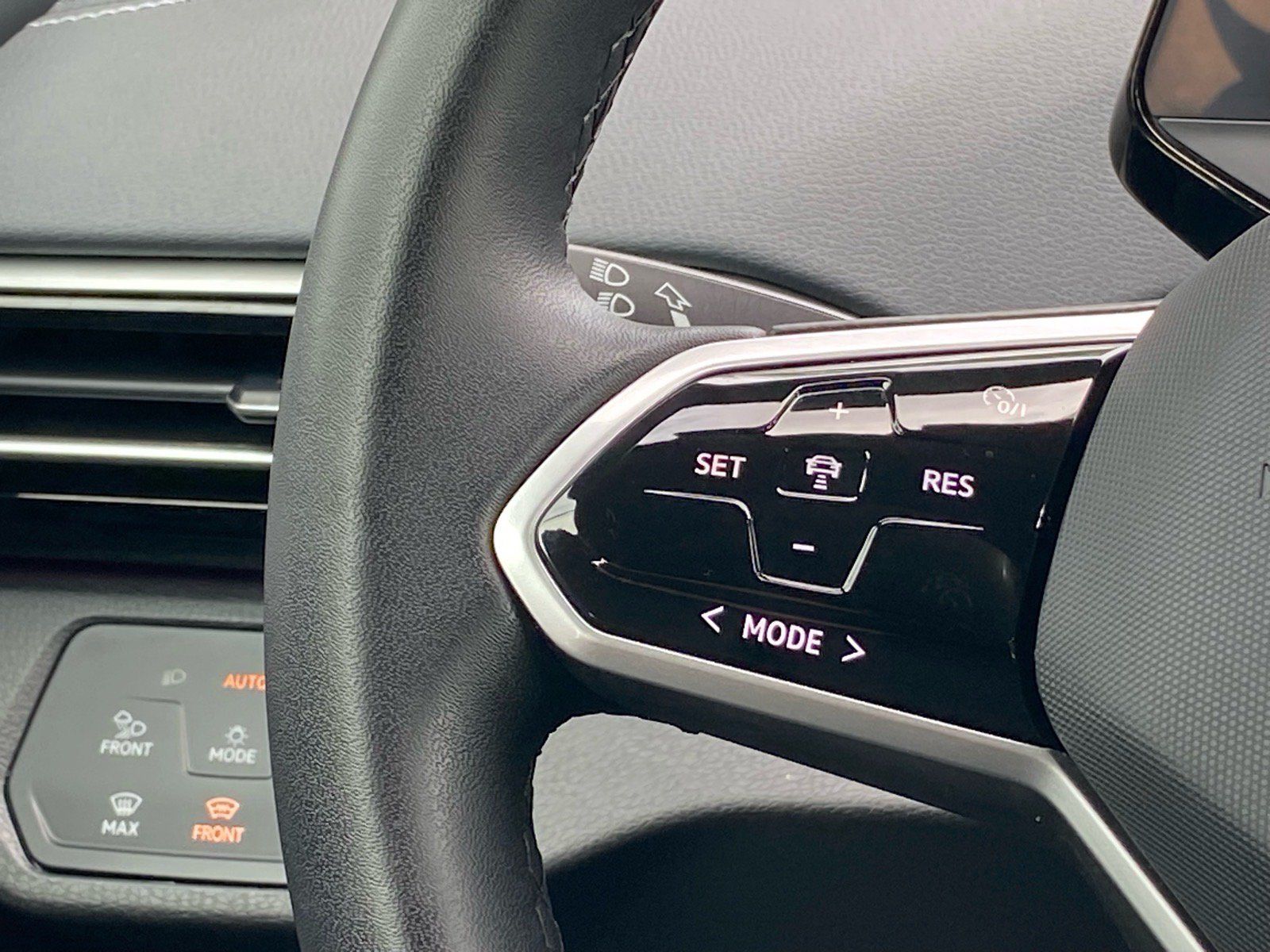 Certified 2023 Volkswagen ID.4 Pro S AWD/4WD image 8