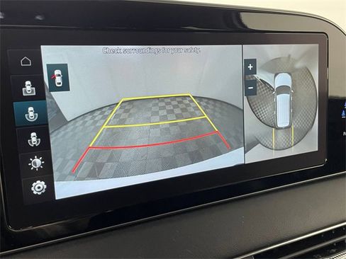 Certified 2022 Hyundai Palisade Limited w/ Winter Package image 9