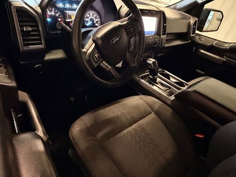 Used 2019 Ford F150 XLT w/ Equipment Group 302A Luxury AWD/4WD image 18