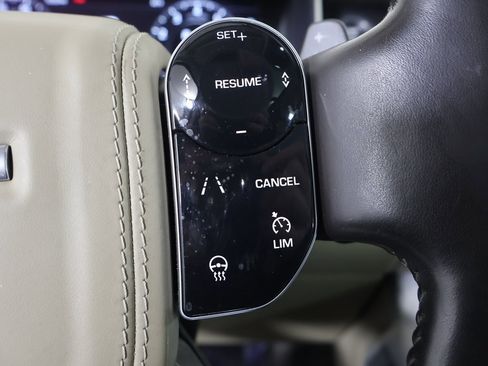 Used 2020 Land Rover Range Rover HSE image 30