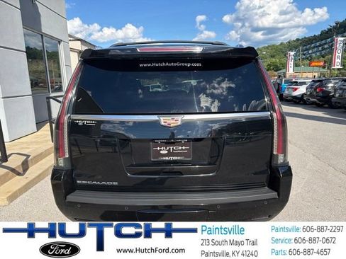 Used 2020 Cadillac Escalade Luxury AWD/4WD image 5