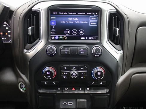 Used 2021 Chevrolet Silverado 1500 LT image 40