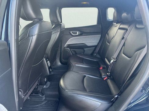 Used 2024 Jeep Compass Latitude image 15