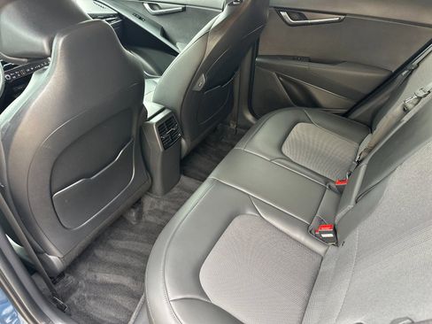 Used 2024 Kia Niro EX FWD image 14