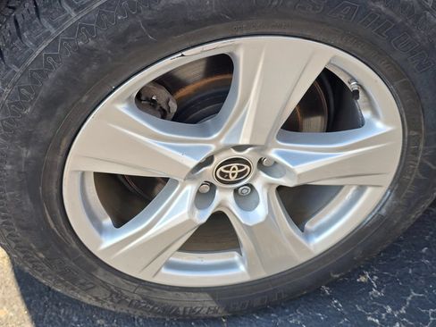 Certified 2022 Toyota Highlander LE AWD/4WD image 9