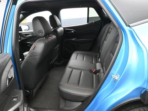 Used 2025 Chevrolet Trax RS FWD image 28