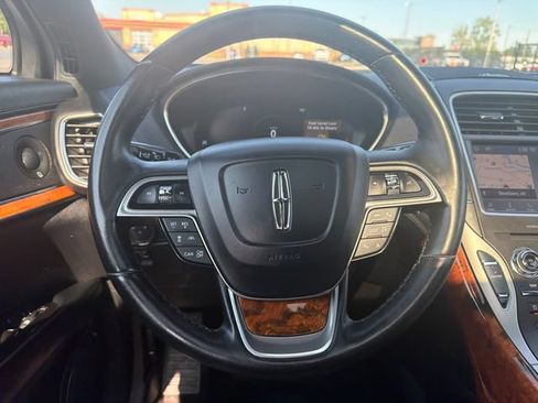 Used 2020 Lincoln Nautilus Reserve AWD/4WD image 17