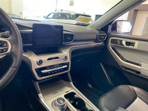 Used 2023 Ford Explorer XLT w/ Equipment Group 202A image 19