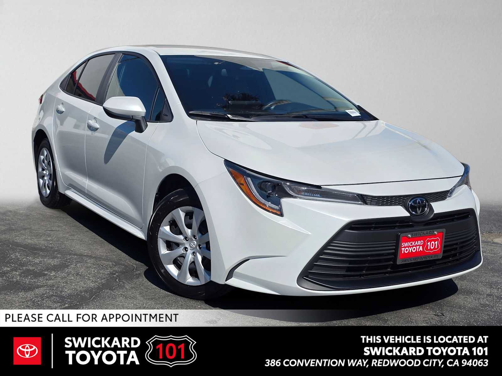 Used 2026 Toyota Corolla LE FWD image 1