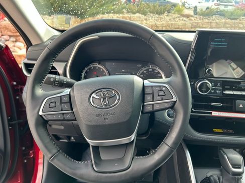 Used 2026 Toyota Highlander XLE image 21
