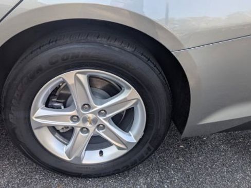 Used 2024 Chevrolet Malibu LT FWD image 9