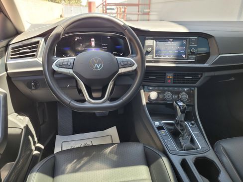 Used 2024 Volkswagen Jetta SE FWD image 18