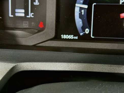 Certified 2025 Toyota 4Runner SR5 AWD/4WD image 14