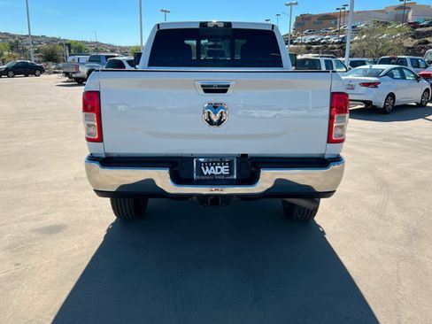Used 2024 RAM 3500 Tradesman w/ Chrome Appearance Group AWD/4WD image 4