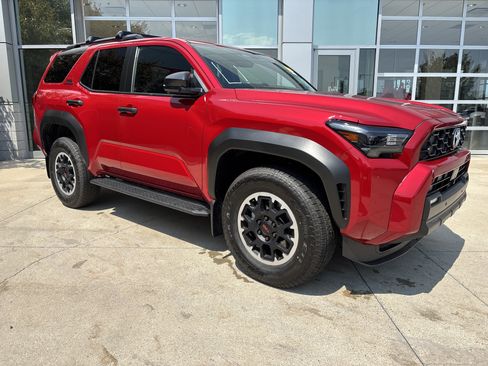 Used 2026 Toyota 4Runner TRD Off-Road Premium AWD/4WD image 2