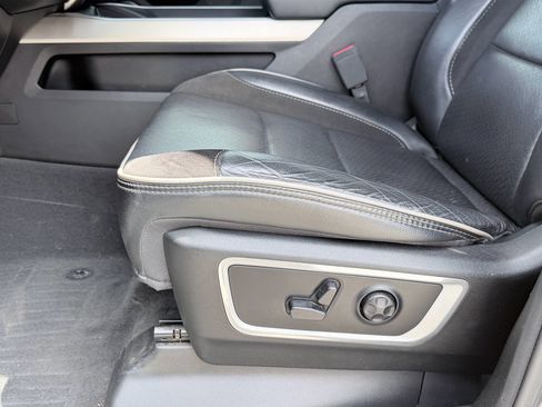 Used 2020 RAM 1500 Laramie RWD image 25