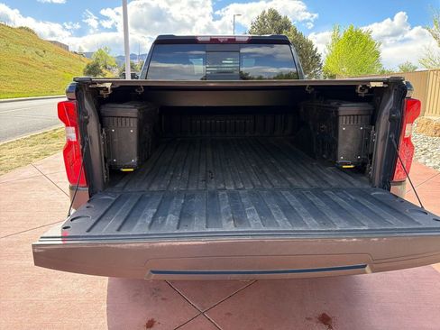 Used 2022 Chevrolet Silverado 1500 ZR2 w/ Technology Package image 24