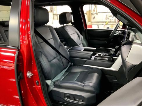 Used 2025 Toyota Tundra Platinum image 9