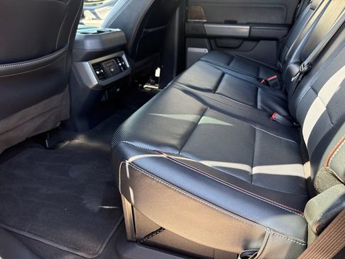 Used 2023 Ford F250 Lariat w/ Tremor Off-Road Package AWD/4WD image 17
