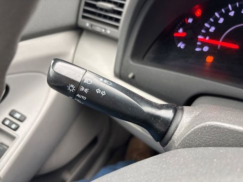 Used 2011 Toyota Camry LE image 27