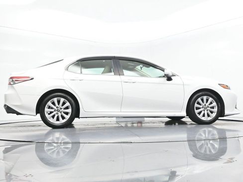 Used 2019 Toyota Camry LE FWD image 46