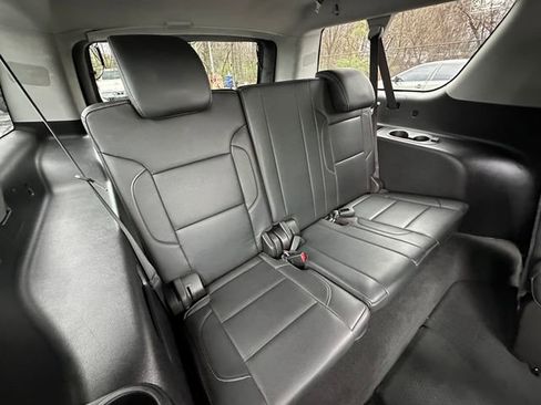Used 2019 GMC Yukon XL SLT w/ Graphite Performance Edition image 45