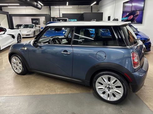 Used 2010 MINI Cooper Hardtop image 6