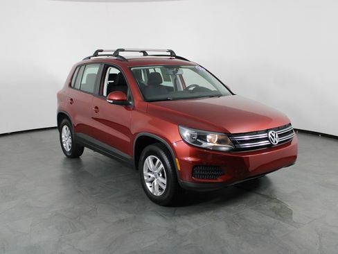 Used 2015 Volkswagen Tiguan S FWD image 4