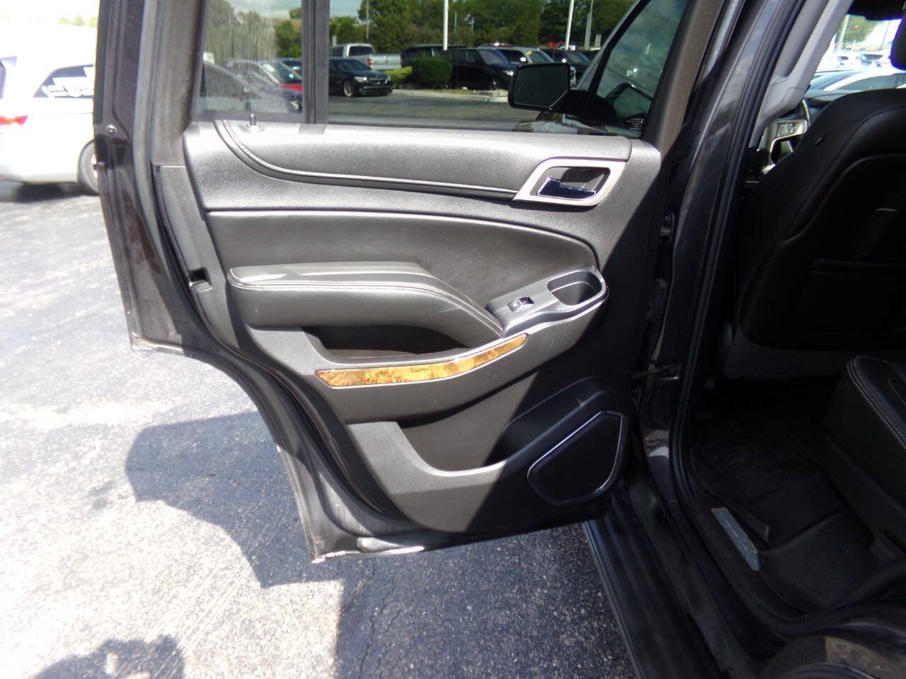 Used 2015 GMC Yukon Denali w/ Touring Package AWD/4WD image 19