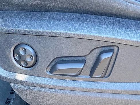 Used 2024 Audi Q5 e Premium Plus image 14