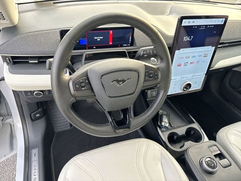 Used 2023 Ford Mustang Mach-E Premium image 18