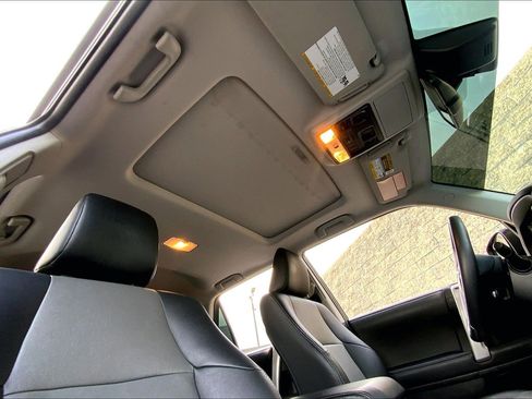 Used 2022 Toyota 4Runner SR5 Premium image 12