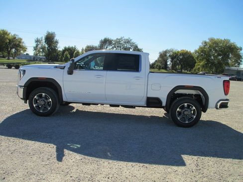 New 2026 GMC Sierra 3500 SLE w/ SLE Value Package image 9