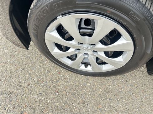 Used 2025 Toyota Corolla LE image 30