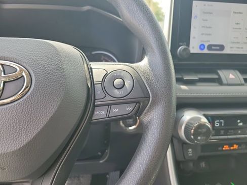 Used 2025 Toyota RAV4 XLE image 18