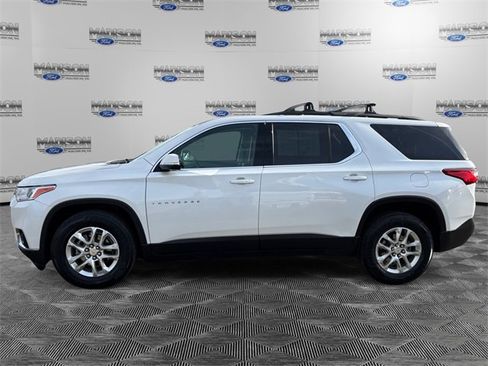 Used 2020 Chevrolet Traverse LT image 2