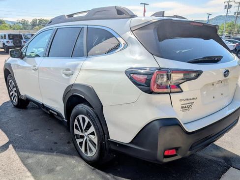 Used 2023 Subaru Outback Premium AWD/4WD image 4