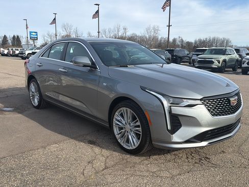 Used 2025 Cadillac CT4 Premium Luxury image 3