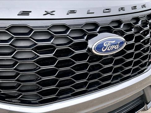 Certified 2025 Ford Explorer ST image 32